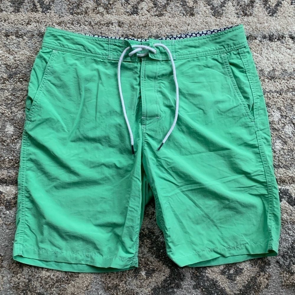 Bonobos Lite Green Board Shorts 32